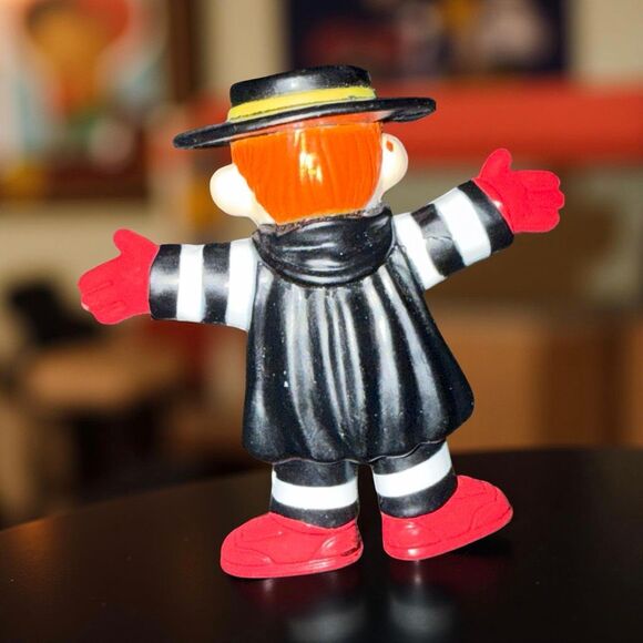 1995 Vintage McDonalds Happy Meal Hamburgler Toy A33 - Picture 2 of 4